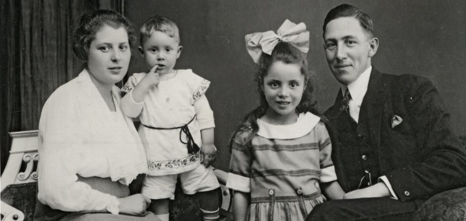 Familie um 1920, Quelle: Landesarchiv Berlin, F Rep. 290 Nr. 365214, Fotograf: keine Angabe